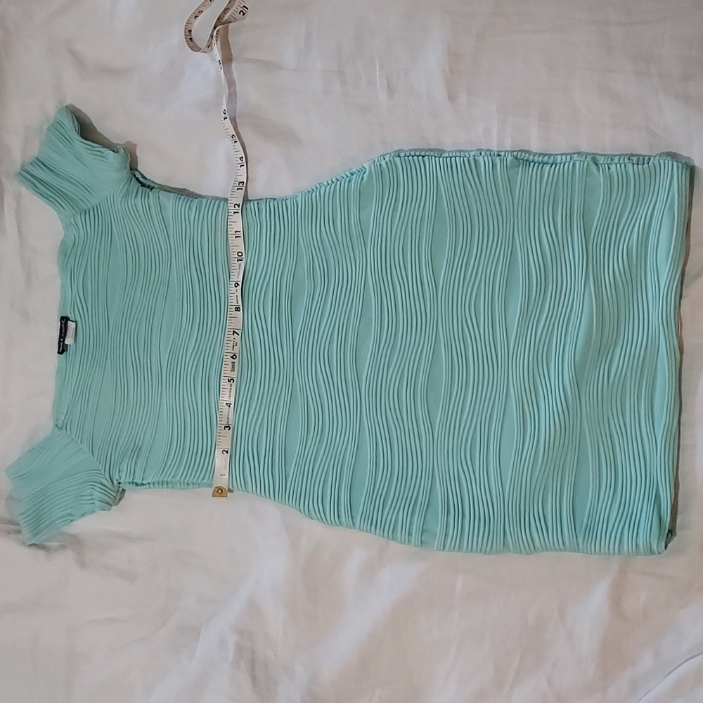 Wetseal young lady dress - Picture 4 of 5